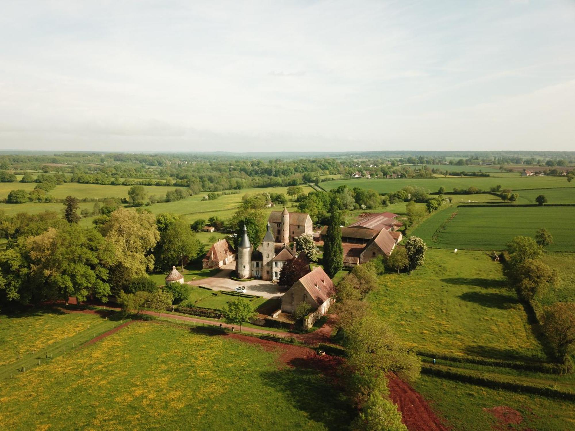 Chateau De Clusors Saint-Menoux Exterior foto